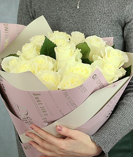Букет из 15 белых роз premium 60-70 см (Эквадор) в упаковке