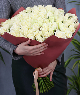 Букет из 101 розы 50-60 см белая (Россия) в упаковке