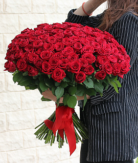  Букет из 101 красной розы 50-60 см (Россия) под ленту