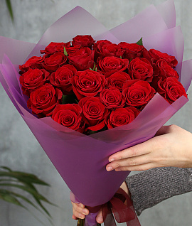 Букет из 25 красной premium розы 50 см (Эквадор) в упаковке